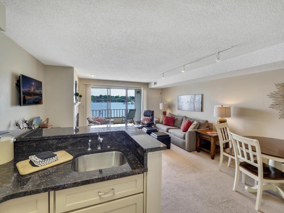 228 Edgewater Inn Charlevoix Eksteriør billede